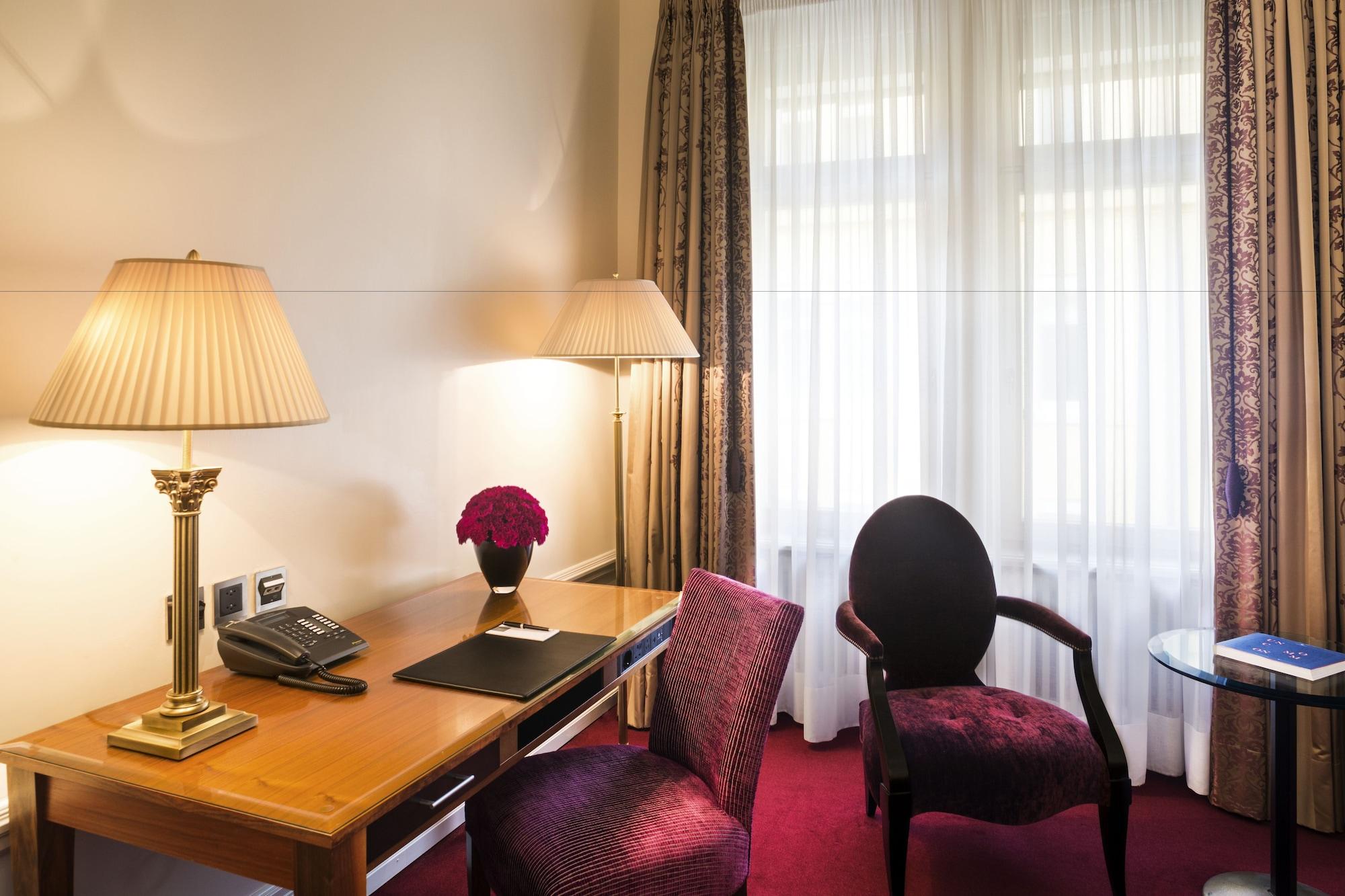 Hotel Bellevue Palace Bern Exteriör bild